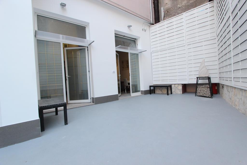 Urban Apartments พูลา ภายนอก รูปภาพ